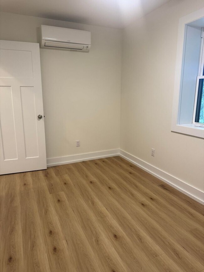 Building Photo - 2113 W Madison Ave