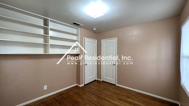 Building Photo - 3 br, 1 bath House - 2373 Anita Ave