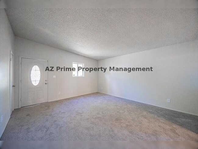 Building Photo - 1423 E Virginia Ave