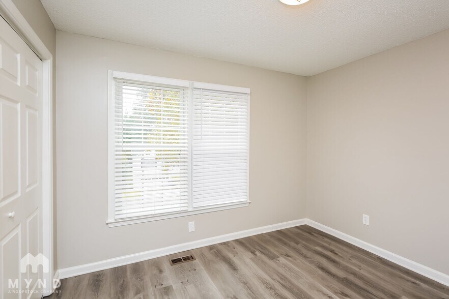 Building Photo - 374 Shoal Ct