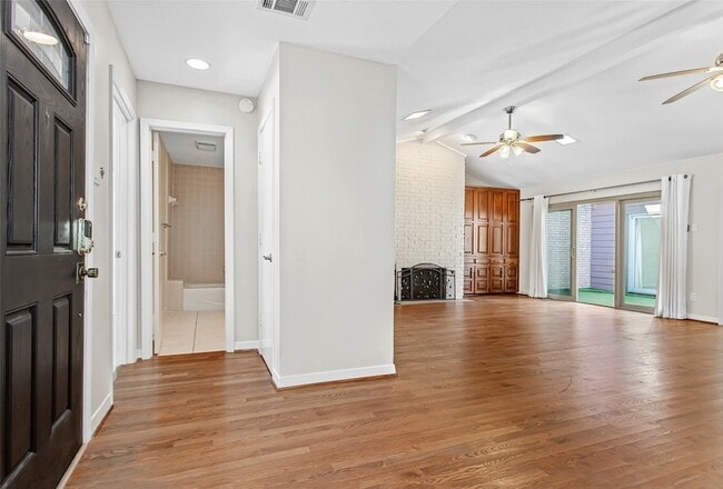 Building Photo - 6807 Anglebluff Cir