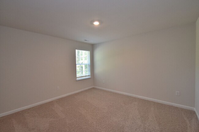 Building Photo - 163 Rosemount