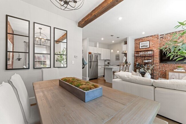 Building Photo - 91 Waltham St