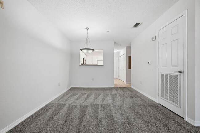 Building Photo - Highly Sought After GROUND-FLOOR Unit at Florida Club!  Pool View!!
