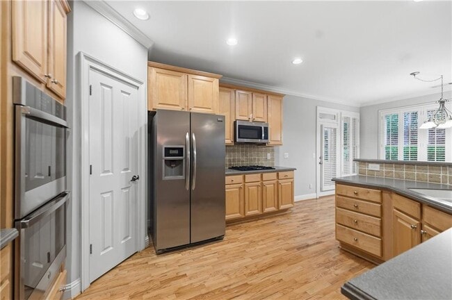 Building Photo - 3194 Windsor Lake Dr NE