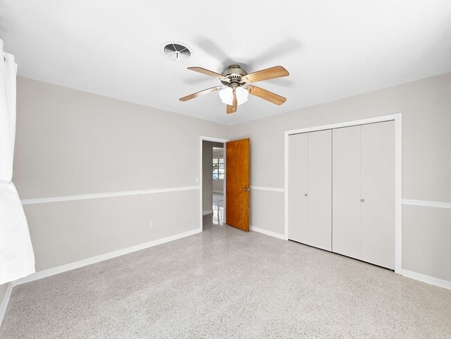 Building Photo - Beautiful Clearwater Home with Pool - 2bed|2bath WITH BONUS ROOM