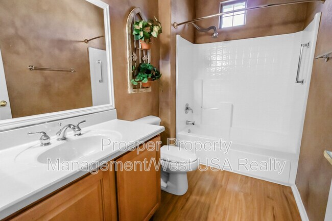 Building Photo - 17547 W Calistoga Dr