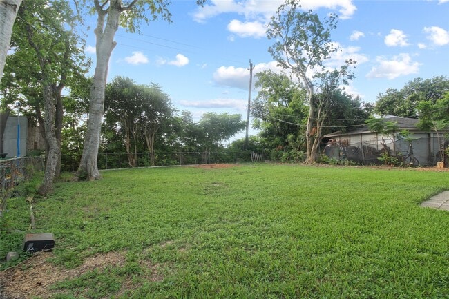 Building Photo - 15423 Campden Hill Rd