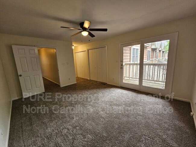 Building Photo - 333 Circle Ave