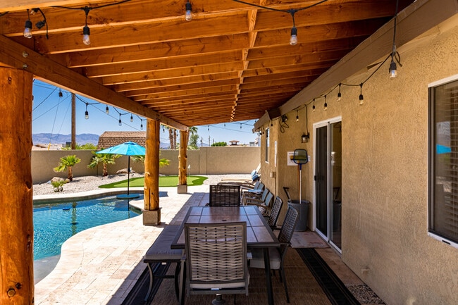 Building Photo - 3280 Rocking Horse Dr