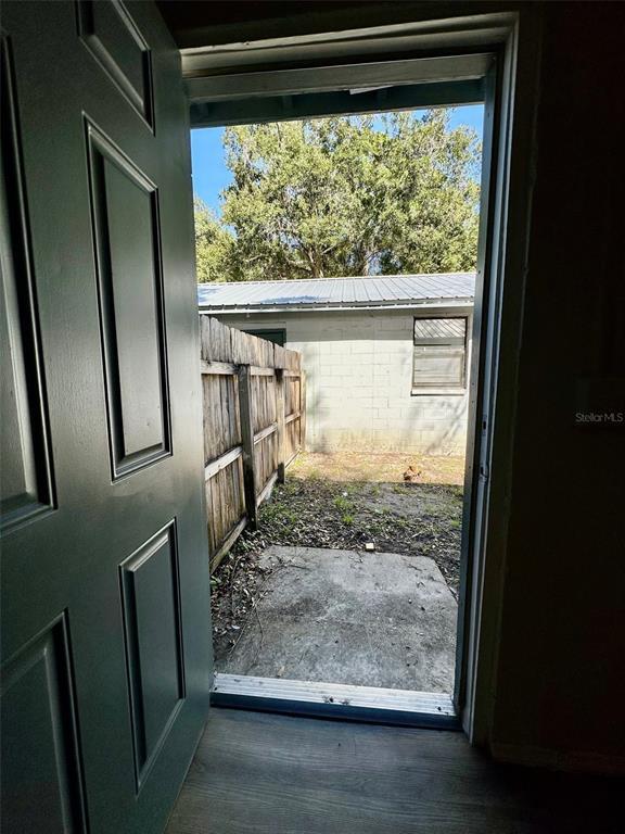 Building Photo - 643 NE Waldo Rd