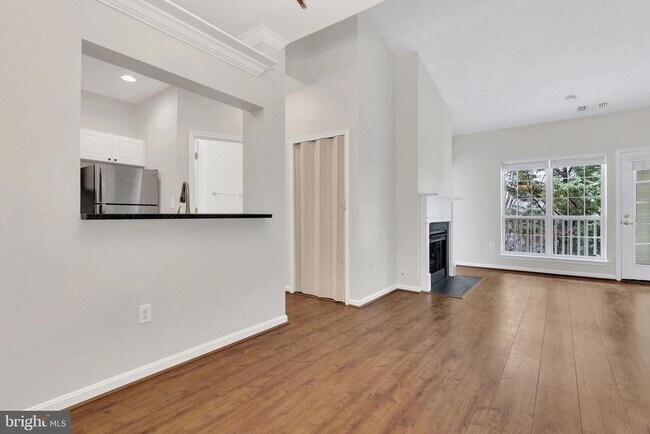 Building Photo - 4560 Strutfield Ln