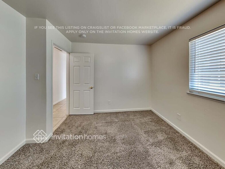 Building Photo - 6554 Outlook Dr