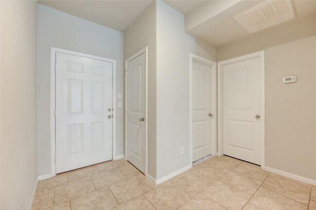 Building Photo - 3027 Dripping Springs Ct