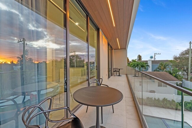 Building Photo - 220 S Swinton Ave