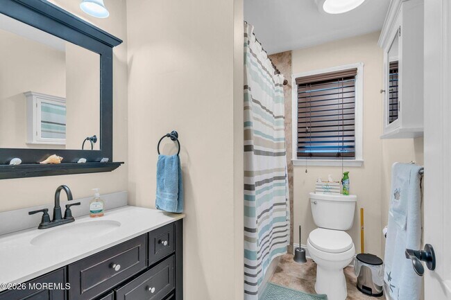 Building Photo - 53 E Coral Dr