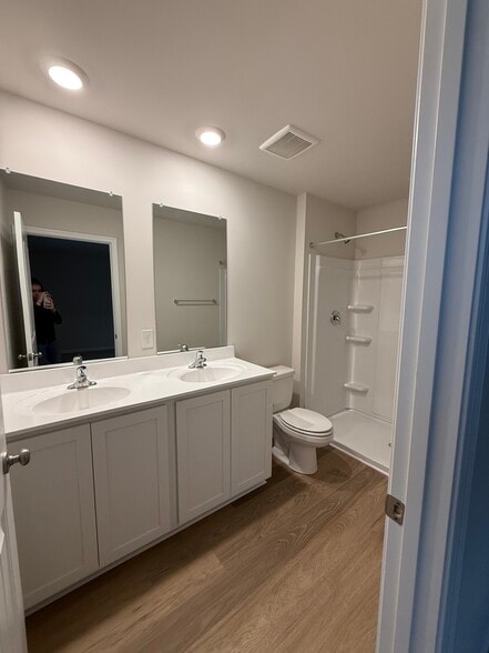 Building Photo - 10958 Farmerfield St