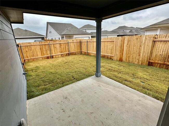Building Photo - 120 Oakdale Meadows Ln