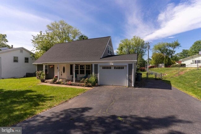 Building Photo - 13302 Point Pleasant Dr