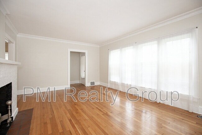 Building Photo - 2129 Coventry Rd