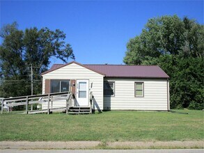 Building Photo - 3 bedroom, 1 bath home in Waterloo