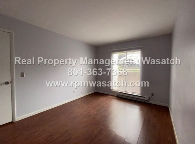 Building Photo - Come See This Charming 1-Bedroom 1 Bathroo...