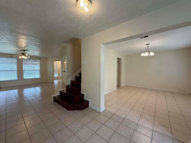 Building Photo - 18403 Willow Moss Dr