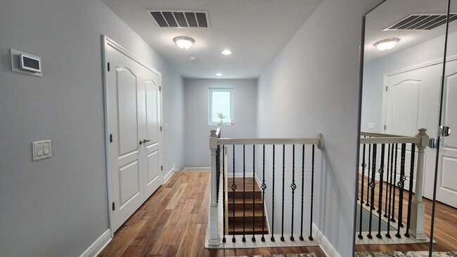 Building Photo - Lakeview Turnkey Furnished Home with Resort Amenities in Gated Rosedale!