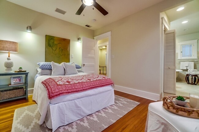 Building Photo - 3131 E Corto Pl