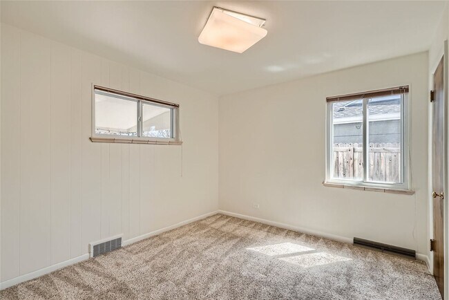 Building Photo - Beautiful 3-Bedroom Home in Denver – Avail...