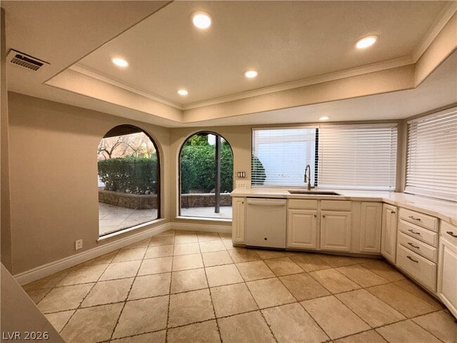 Building Photo - 3416 Cll Del Torre