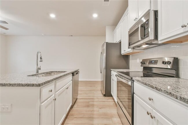 Building Photo - 4541 Bishops Ln