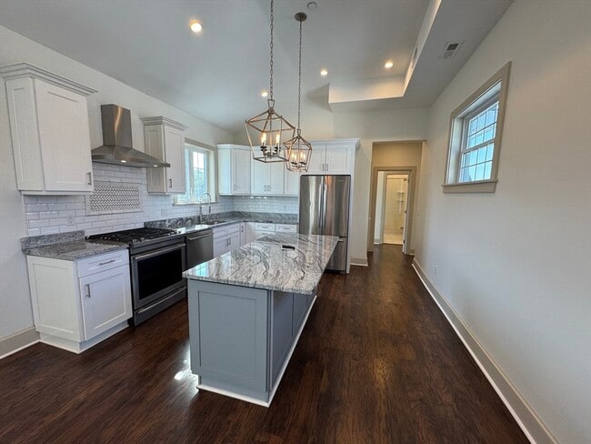 Building Photo - 130 Walnut St