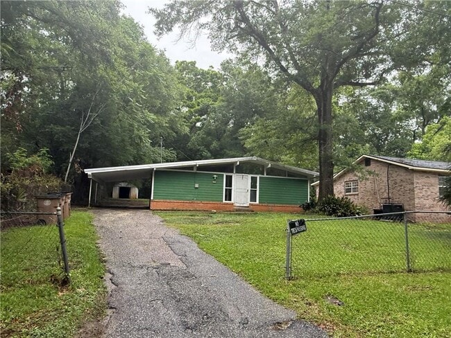 Building Photo - 1357 Glenn St