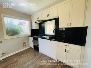 Building Photo - 6616 Berkshire Dr