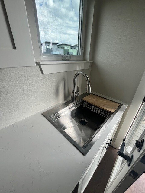 Building Photo - Brand new 1b/1b ADU in Buena Vista, walk t...