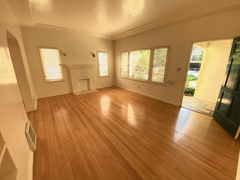 Living Room to Entry Door to Patio - 1835 Kelton Ave