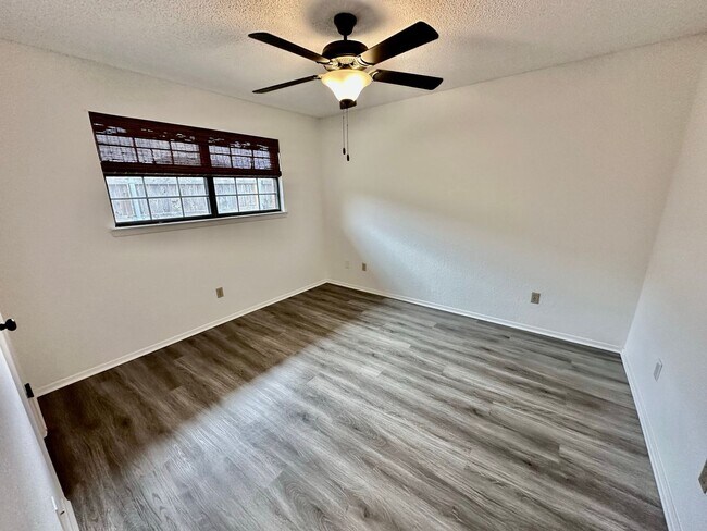 Building Photo - 225-227 Kettler