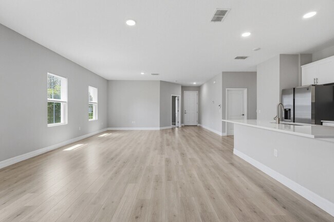 Building Photo - 5574 SW 128th Pl