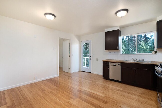 Building Photo - 10752 Footwall Dr