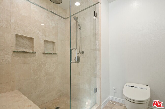 Building Photo - 1578 Palisades Dr