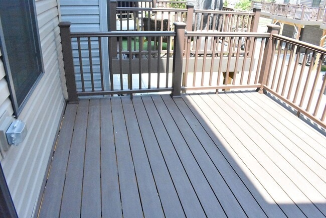 Building Photo - Fantastic Fredericksburg Townhome!