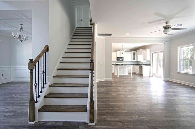 Building Photo - WoodLand Trail S/D