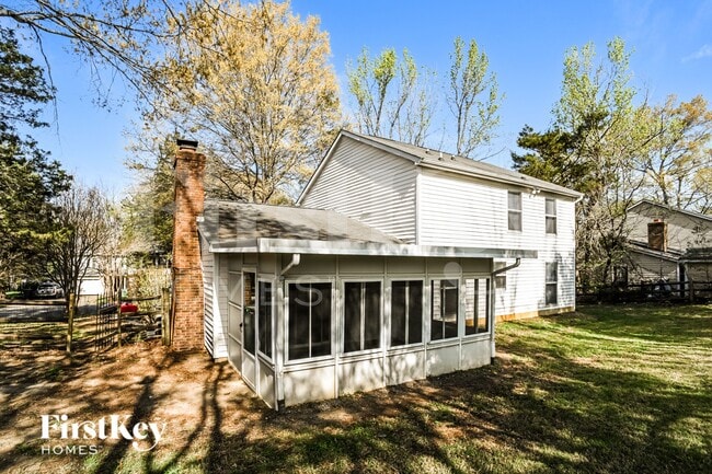 Building Photo - 1940 Winsted Ct