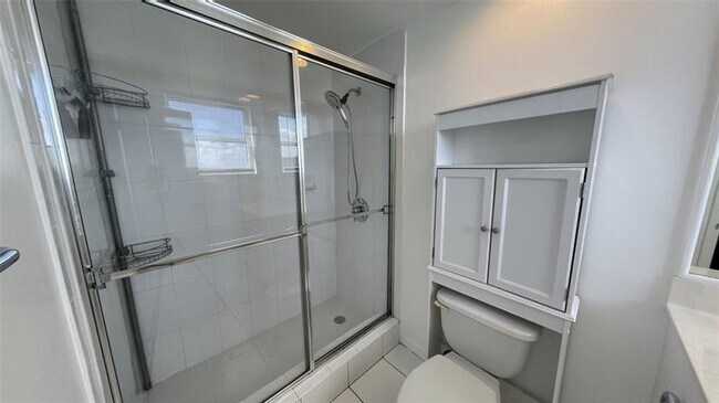 Building Photo - 3001 S Ocean Dr