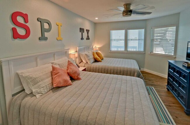 Building Photo - 200 Padre Blvd