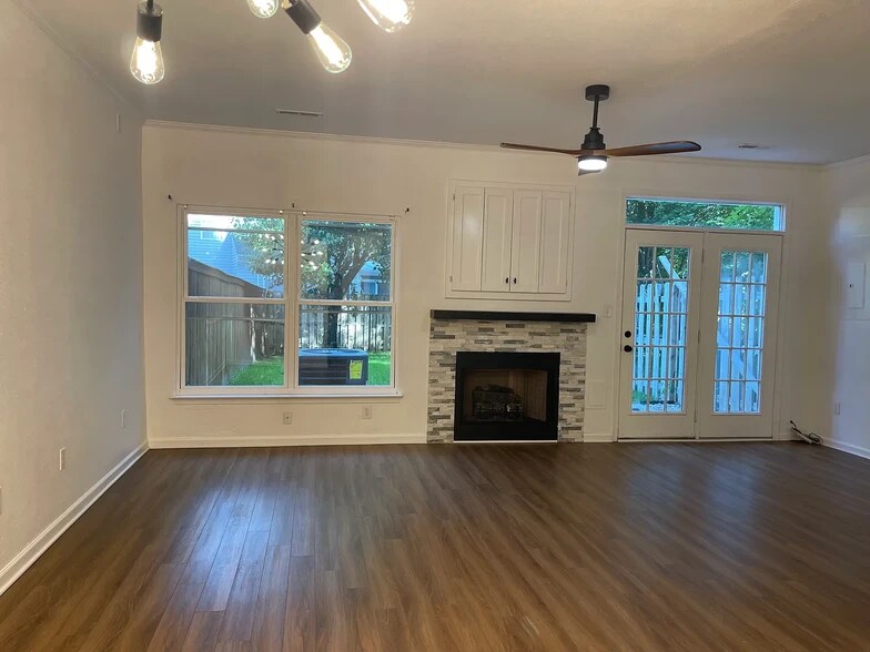 Building Photo - 2662 Bracston Rd