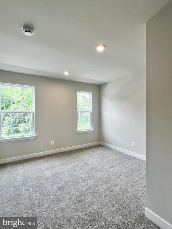 Building Photo - 2103 Rivers Dr
