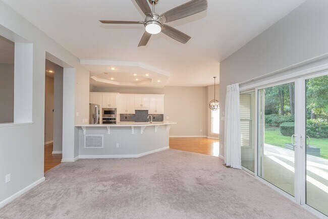 Building Photo - 3169 Glenview Dr