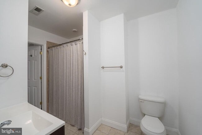 Building Photo - 838 S Bond St